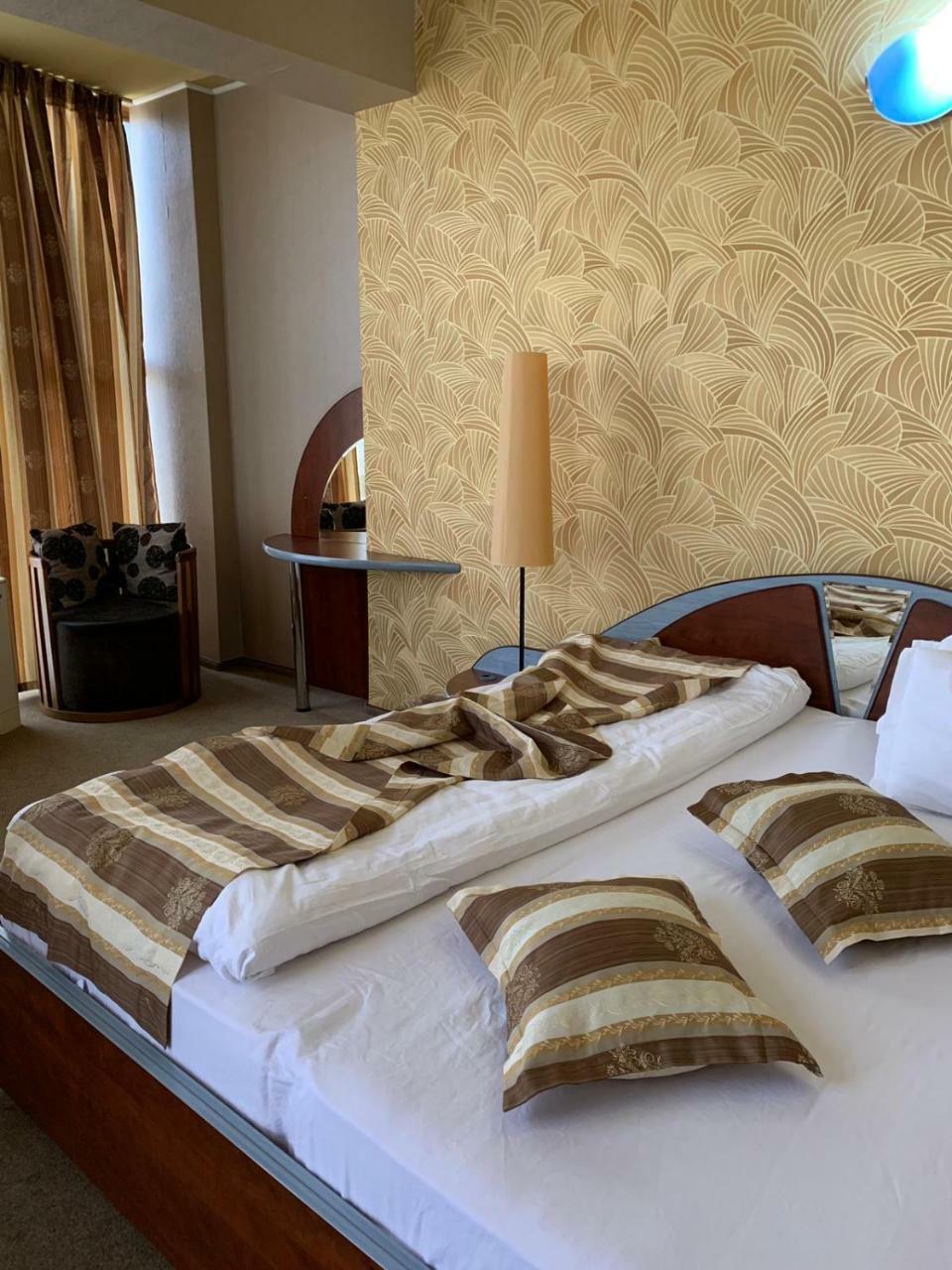 Hotel Helin - Calea Bucuresti Craiova Eksteriør billede