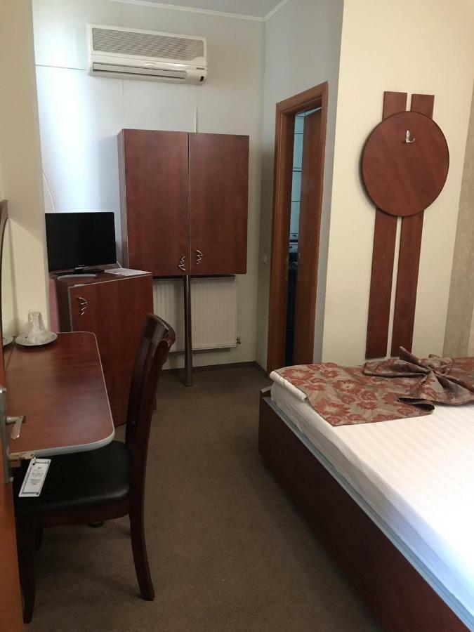 Hotel Helin - Calea Bucuresti Craiova Eksteriør billede
