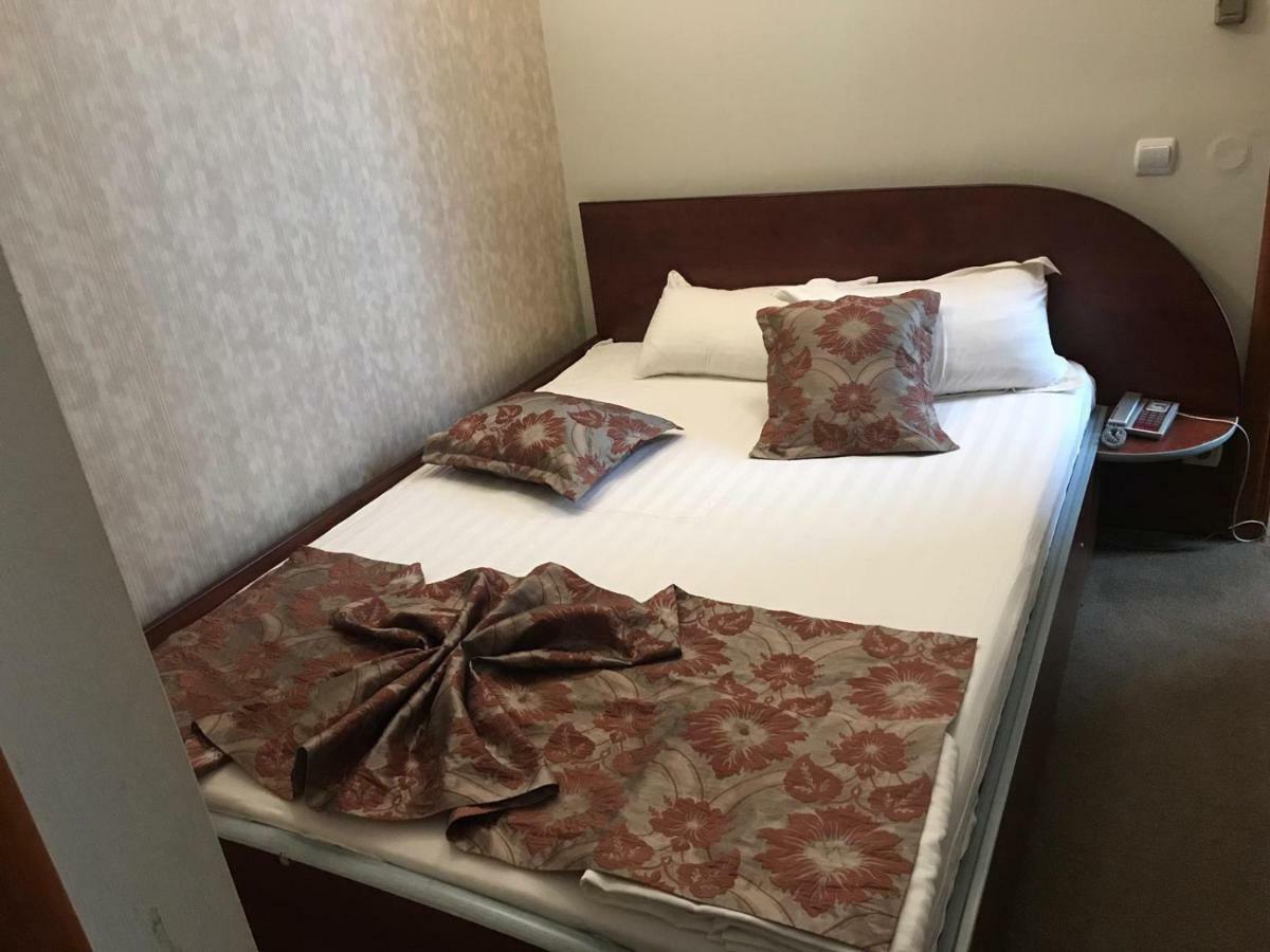 Hotel Helin - Calea Bucuresti Craiova Eksteriør billede