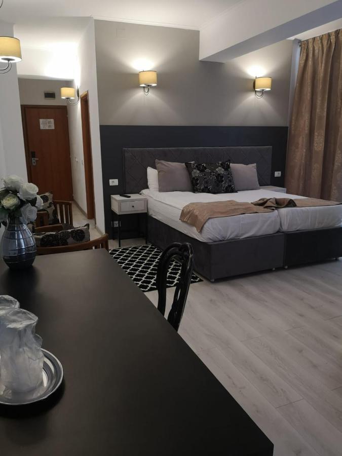 Hotel Helin - Calea Bucuresti Craiova Eksteriør billede