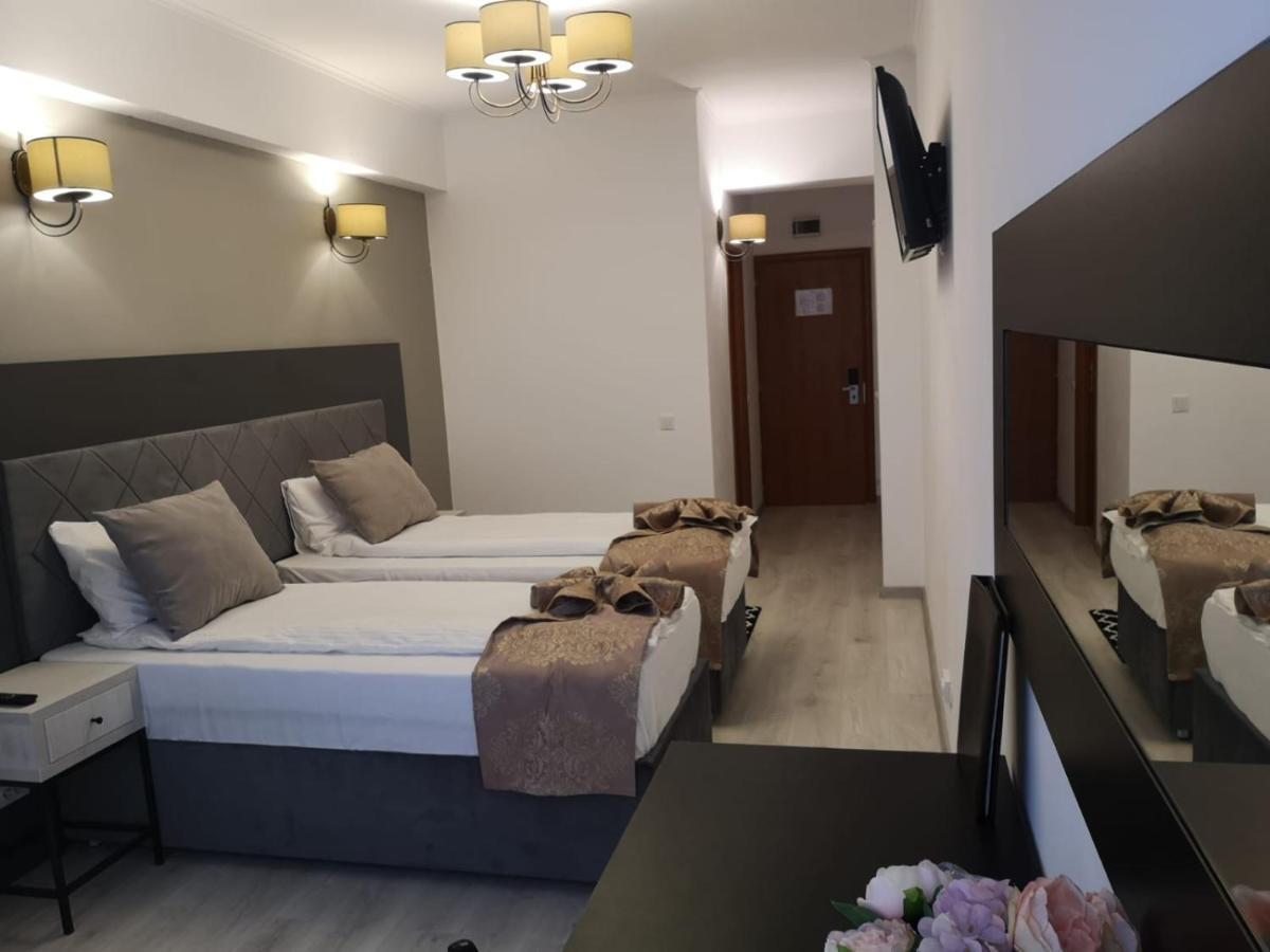 Hotel Helin - Calea Bucuresti Craiova Eksteriør billede